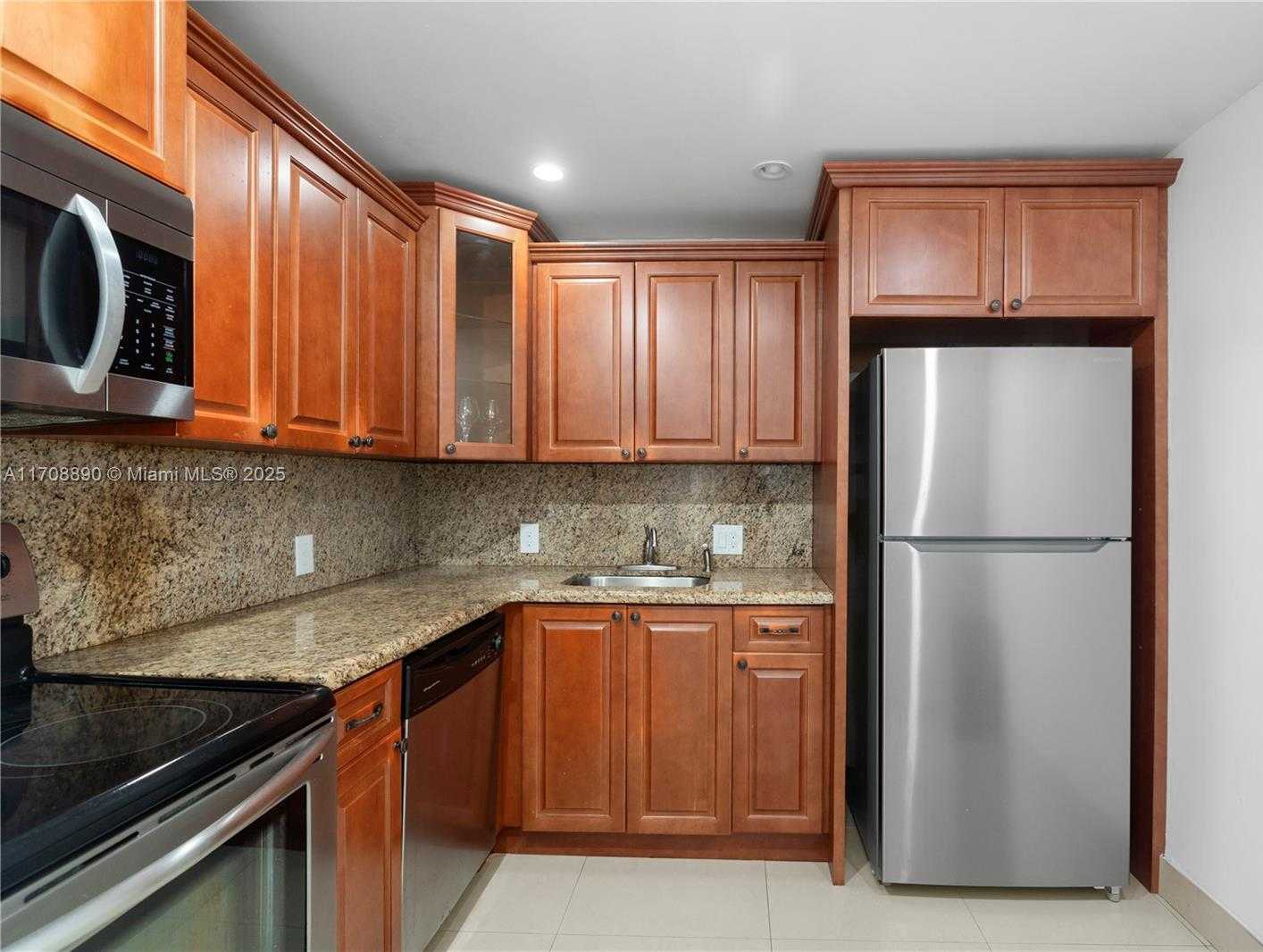 Small Image of 3675 NORTH COUNTRY CLUB DR #105, Aventura Number 3