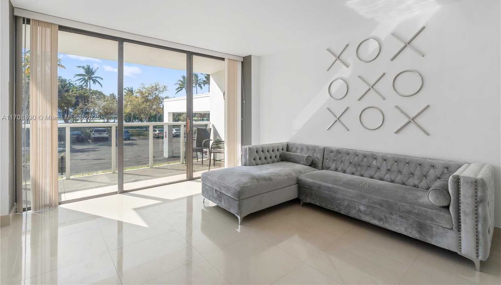 Small Image of 3675 NORTH COUNTRY CLUB DR #105, Aventura Number 4