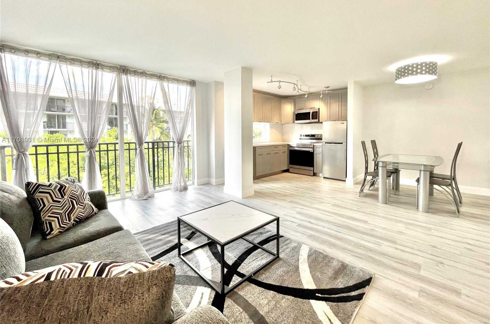 Small Image of 17021 N Bay Rd, Sunny Isles Beach, FL 33160, USA Number 31