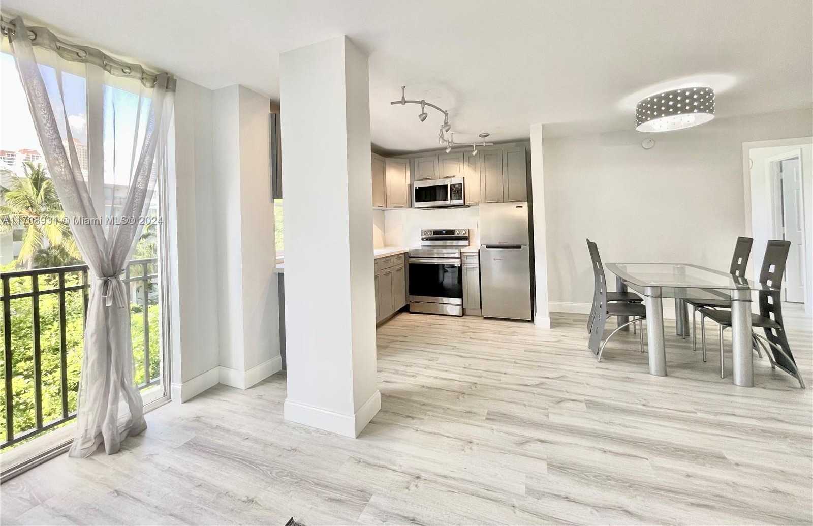 Small Image of 17021 N Bay Rd, Sunny Isles Beach, FL 33160, USA Number 36