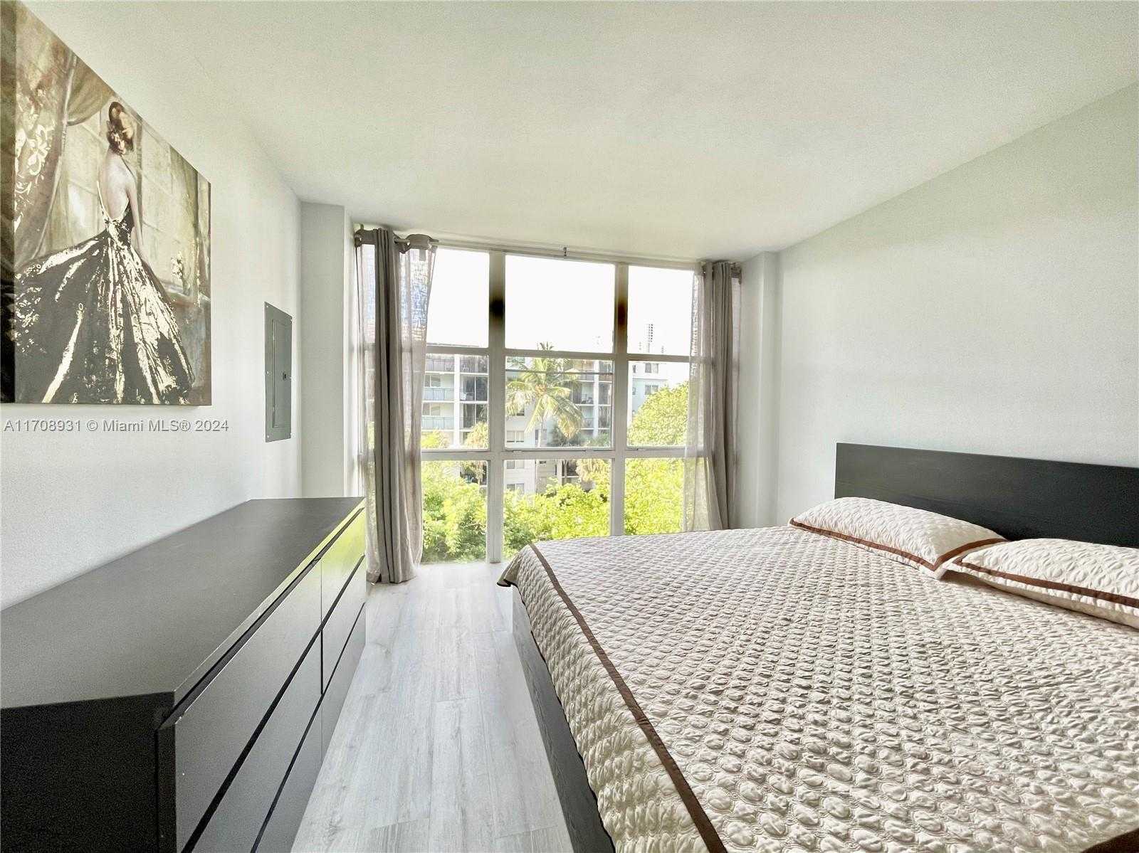 Small Image of 17021 N Bay Rd, Sunny Isles Beach, FL 33160, USA Number 9
