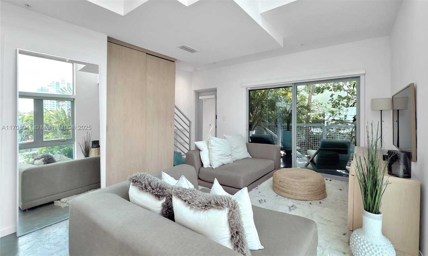 Small Image of 734 MICHIGAN AVE #7 and 6, Miami Beach Number 12