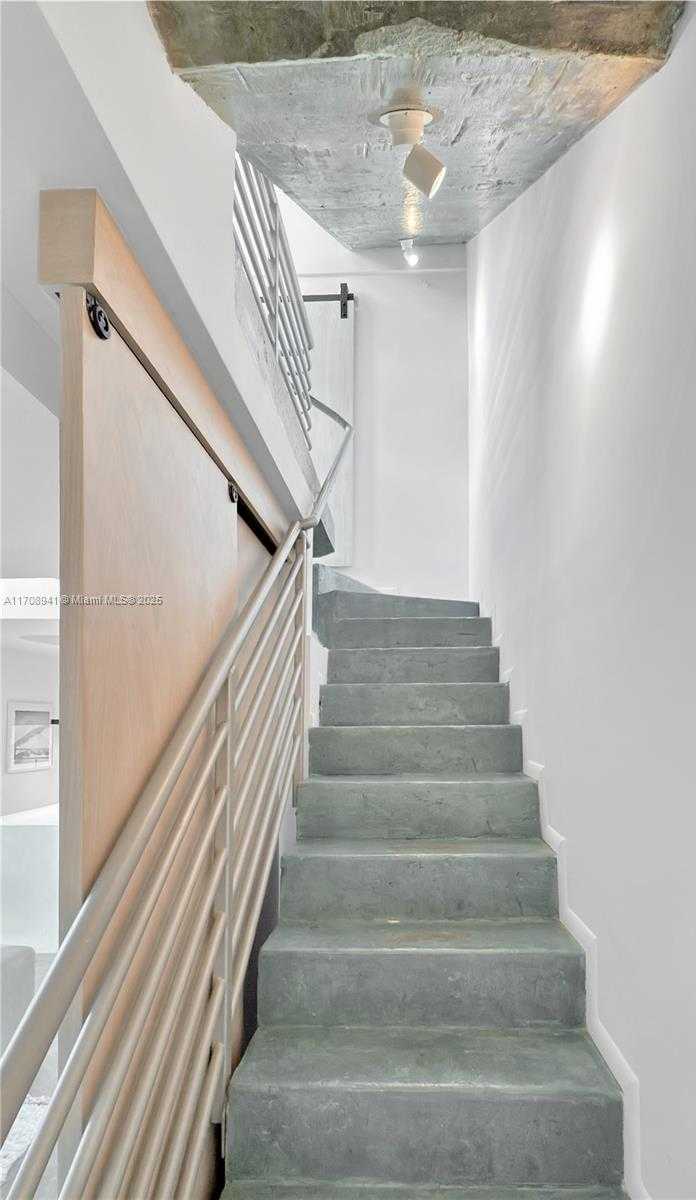 Small Image of 734 MICHIGAN AVE #7 and 6, Miami Beach Number 16