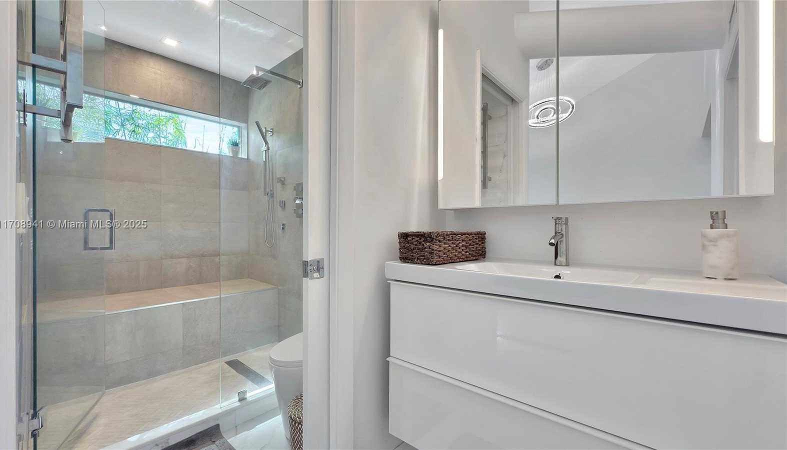 Small Image of 734 MICHIGAN AVE #7 and 6, Miami Beach Number 39