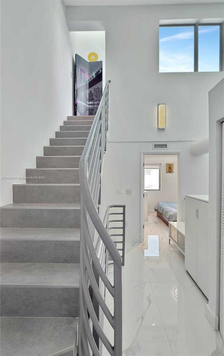 Small Image of 734 MICHIGAN AVE #7 and 6, Miami Beach Number 40