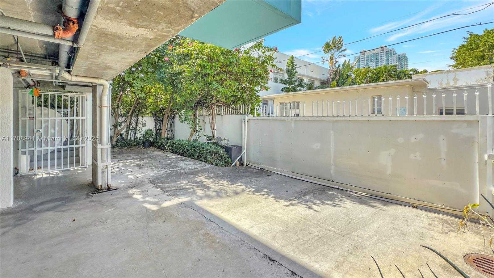 Small Image of 734 MICHIGAN AVE #7 and 6, Miami Beach Number 44