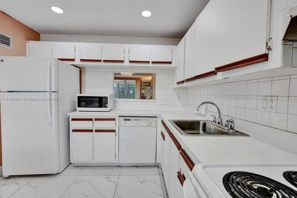 Small Image of 1402 NORTH WEST 80TH AVE #501, Margate Number 4