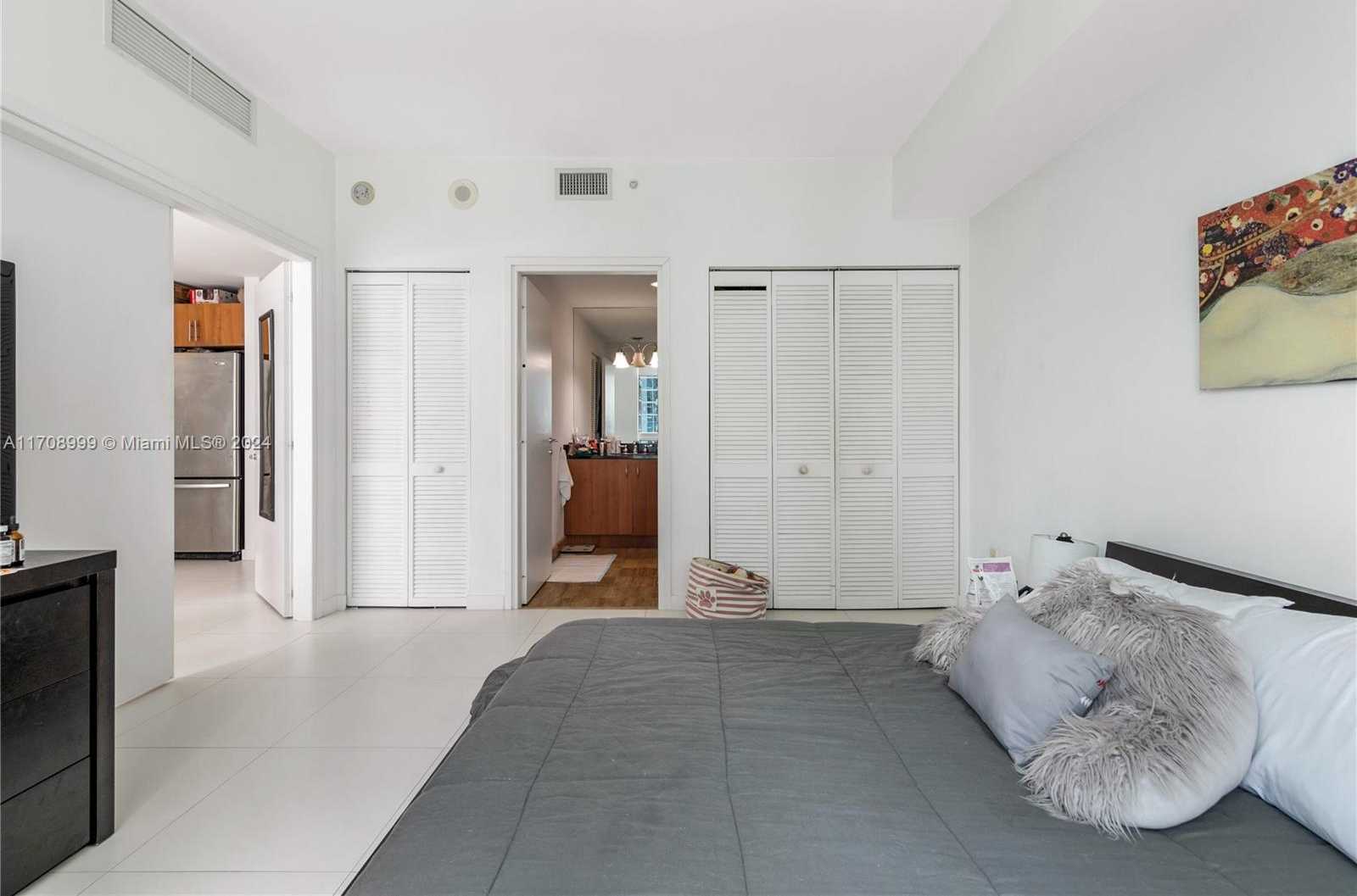 Small Image of 300 SOUTH BISCAYNE BLVD #T-2309, Miami Number 10