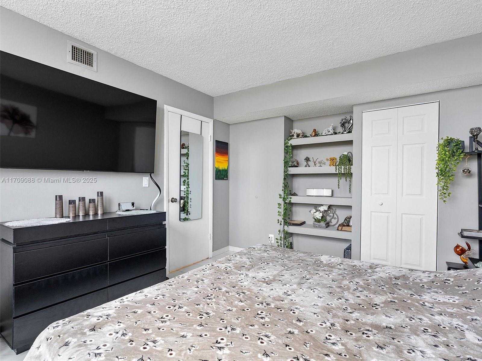 Small Image of 2401 SOUTH OCEAN DR #605, Hollywood Number 18