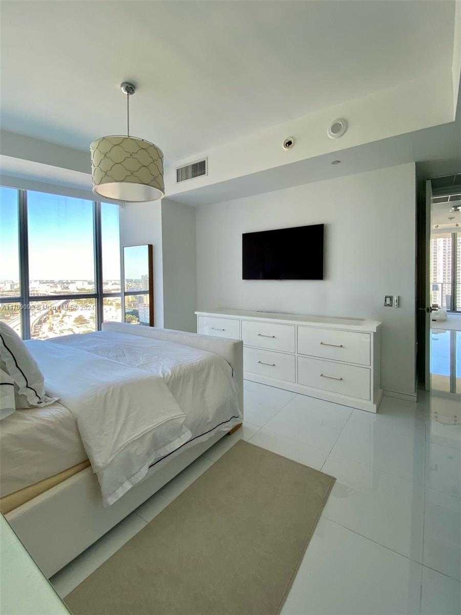 Small Image of 1100 BISCAYNE BLVD #2605, Miami Number 4