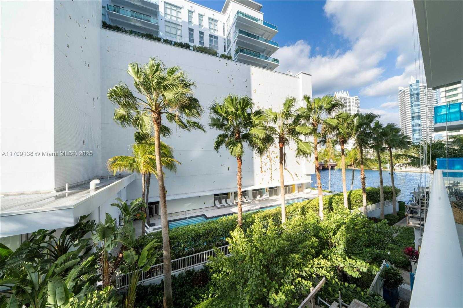 Small Image of 6103 AQUA AVE #301, Miami Beach Number 11