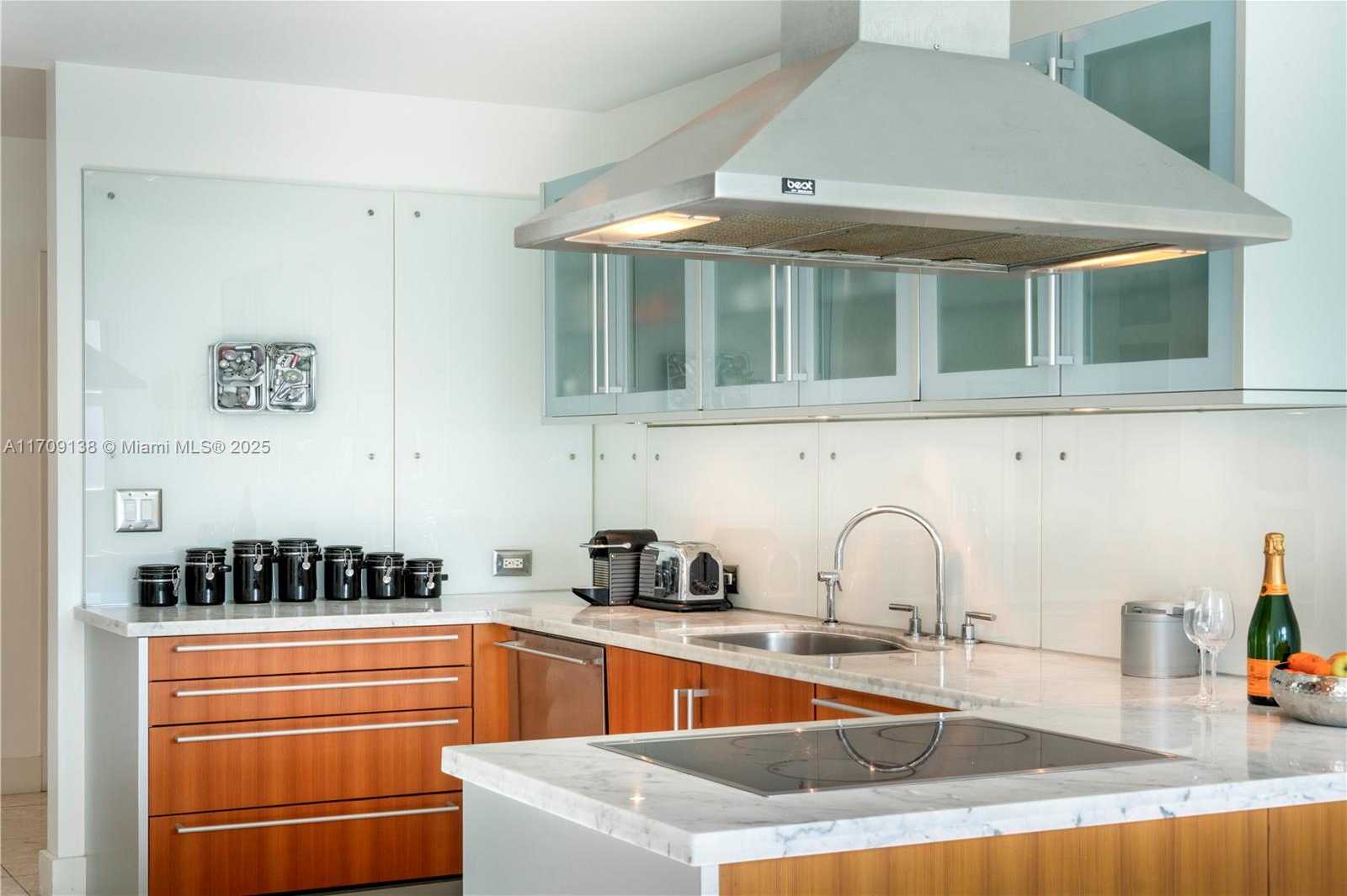 Small Image of 6103 AQUA AVE #301, Miami Beach Number 20