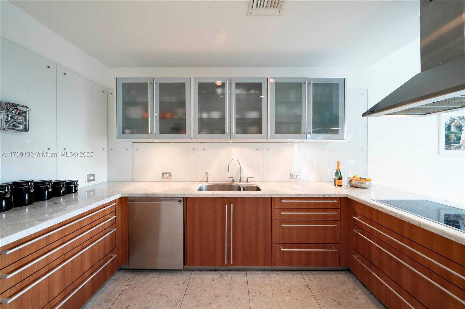 Small Image of 6103 AQUA AVE #301, Miami Beach Number 22