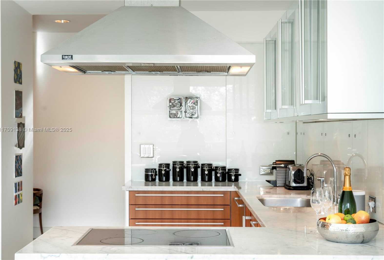 Small Image of 6103 AQUA AVE #301, Miami Beach Number 23