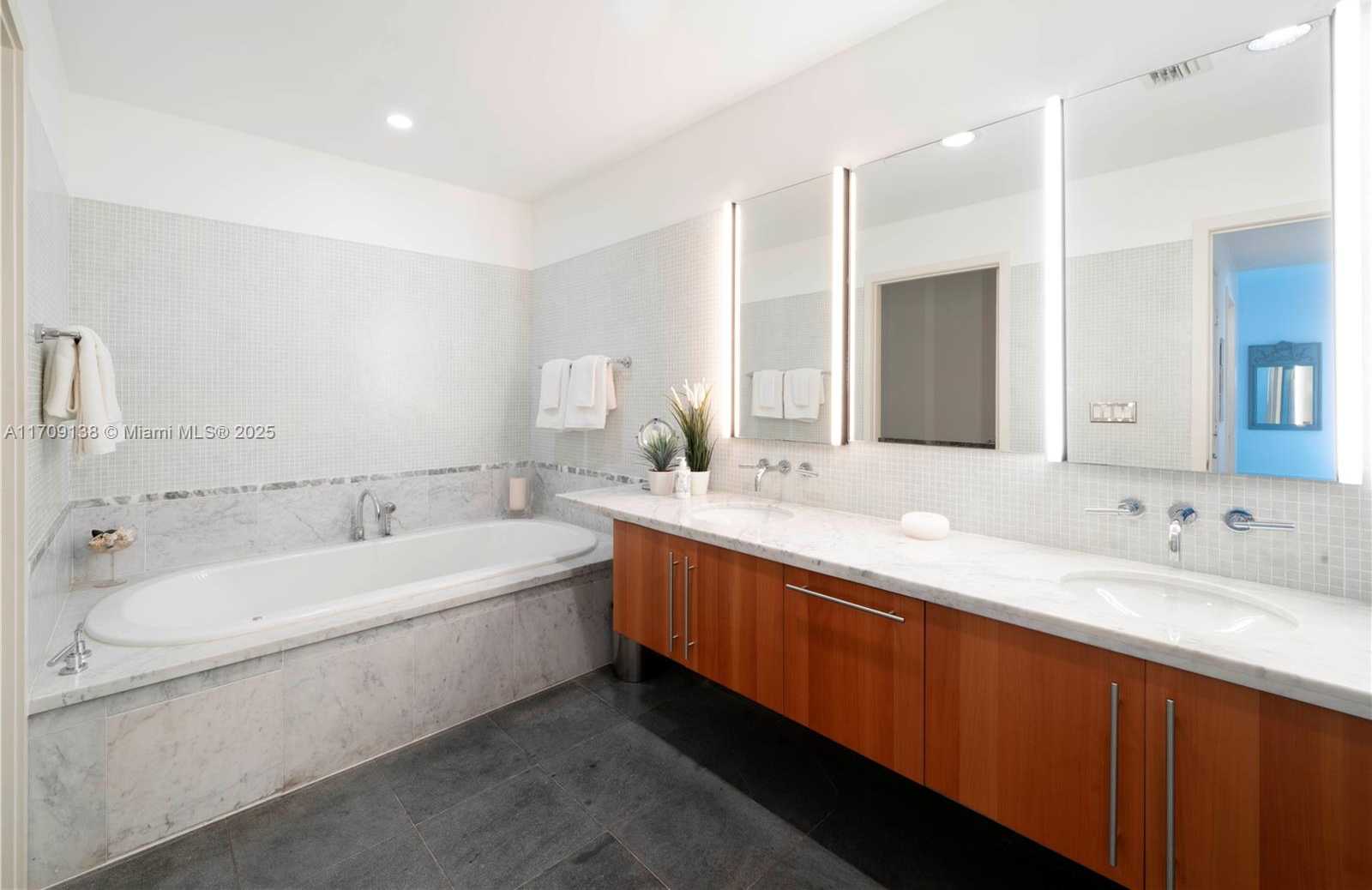 Small Image of 6103 AQUA AVE #301, Miami Beach Number 32