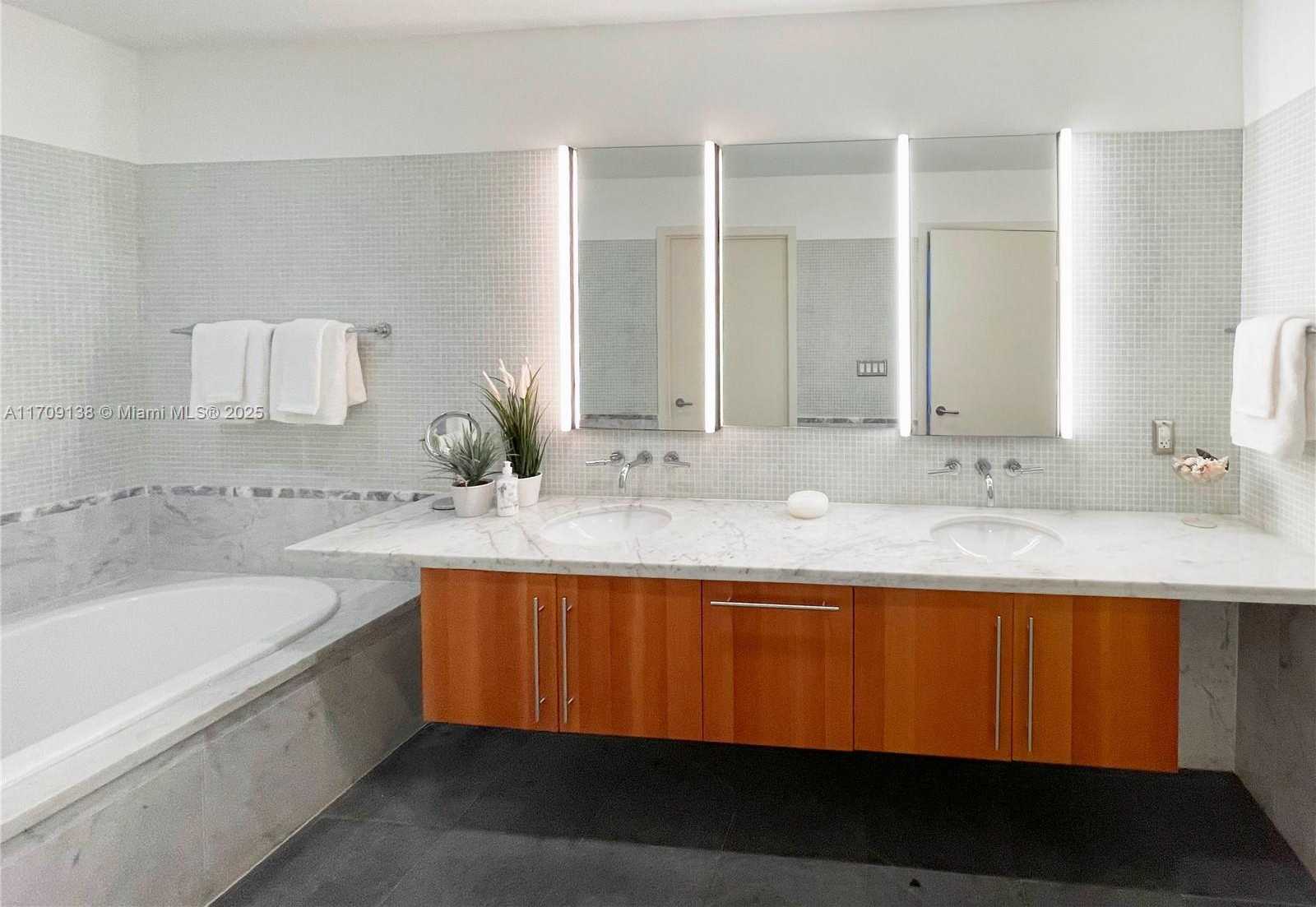 Small Image of 6103 AQUA AVE #301, Miami Beach Number 33