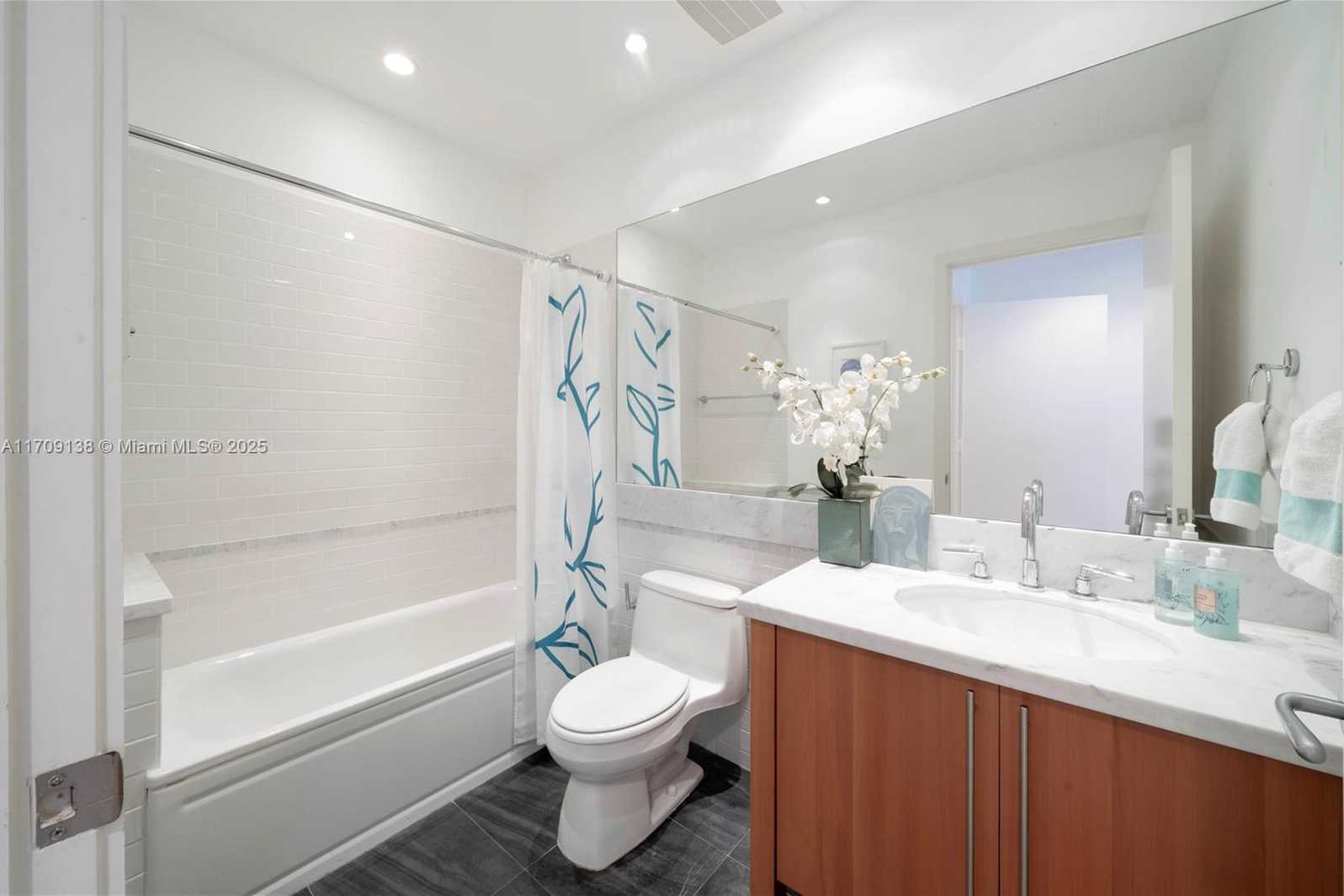 Small Image of 6103 AQUA AVE #301, Miami Beach Number 37