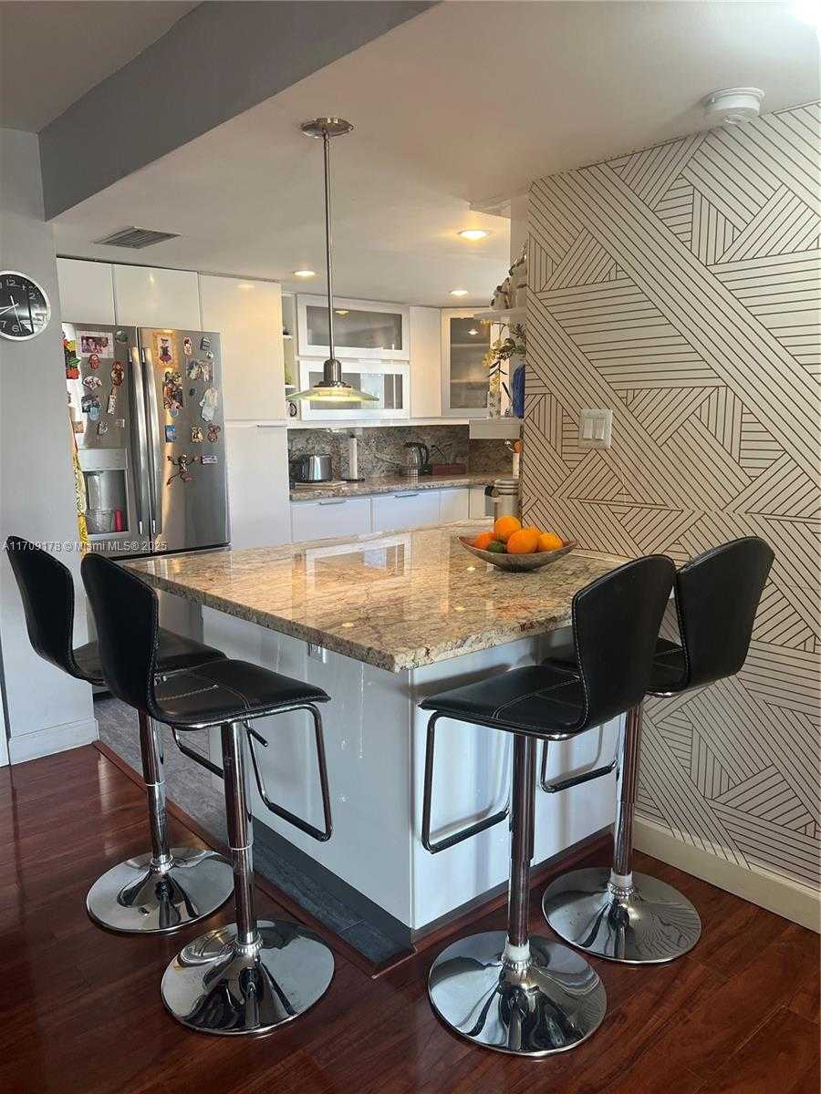Small Image of 1500 SOUTH OCEAN DR #5G, Hollywood Number 2