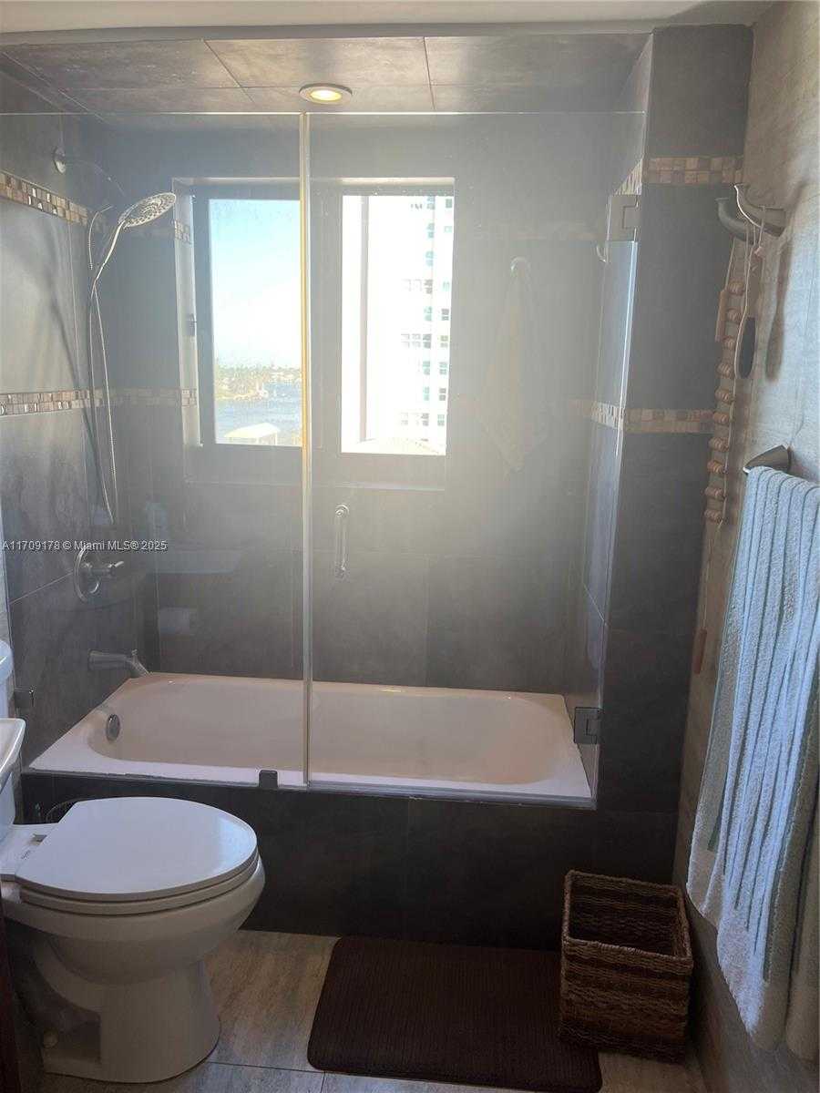 Small Image of 1500 SOUTH OCEAN DR #5G, Hollywood Number 21