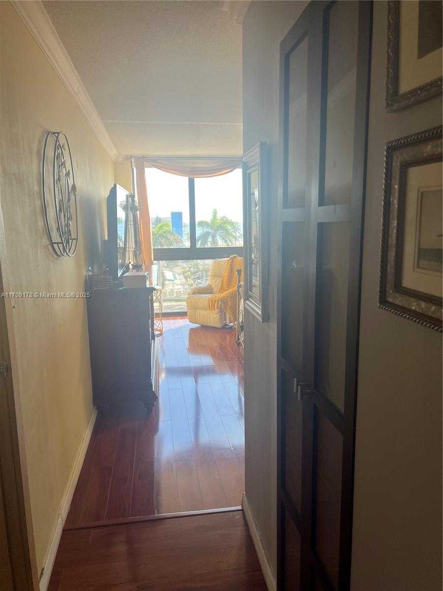 Small Image of 1500 SOUTH OCEAN DR #5G, Hollywood Number 24