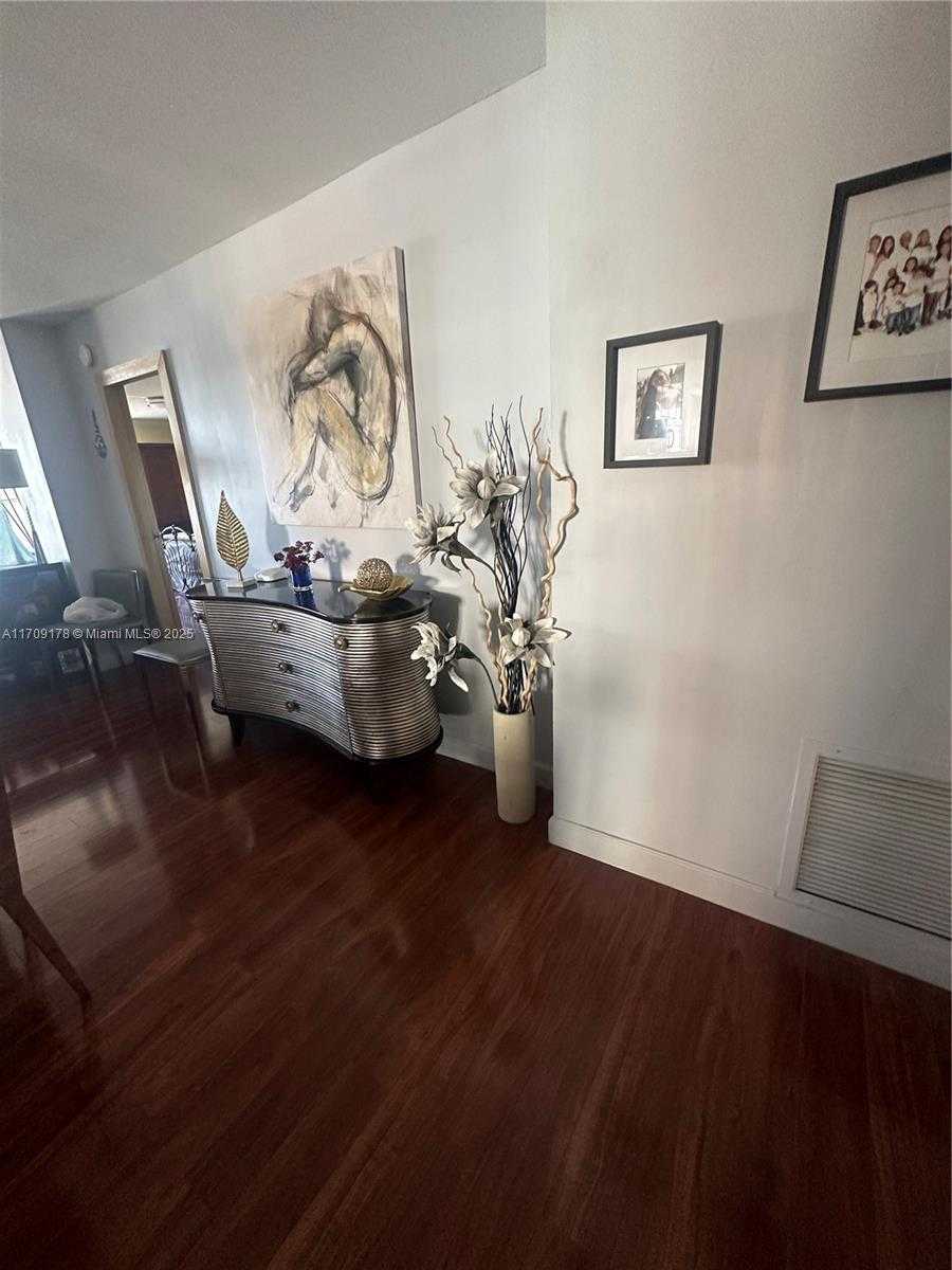 Small Image of 1500 SOUTH OCEAN DR #5G, Hollywood Number 4