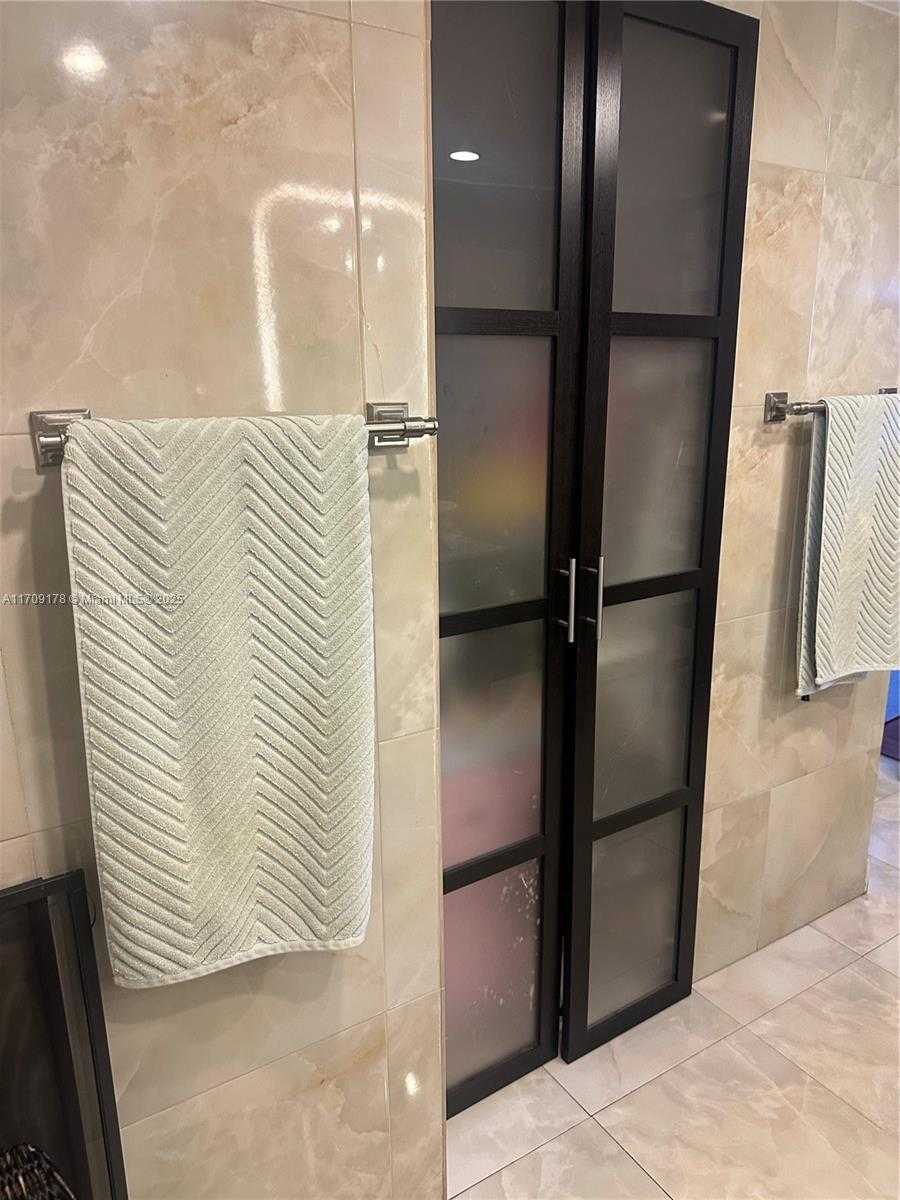 Small Image of 1500 SOUTH OCEAN DR #5G, Hollywood Number 42