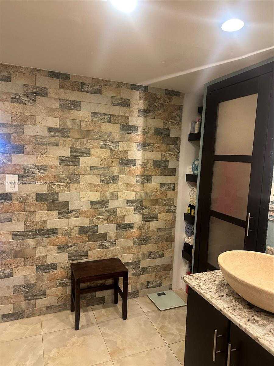 Small Image of 1500 SOUTH OCEAN DR #5G, Hollywood Number 43