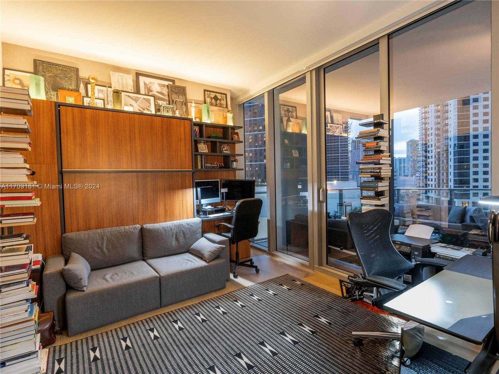 Small Image of 851 NE 1st Ave, Miami, FL 33132, USA Number 17