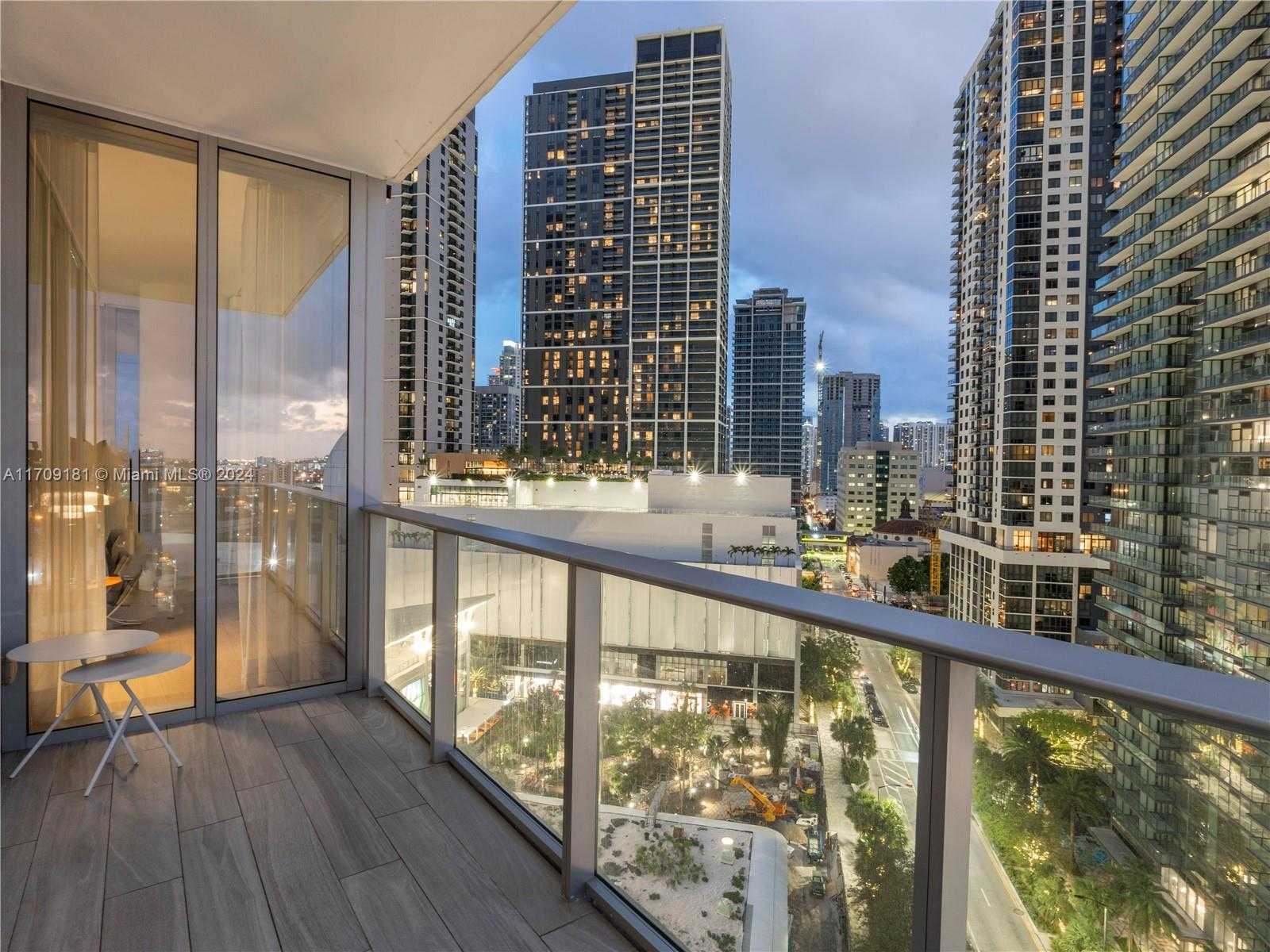 Small Image of 851 NE 1st Ave, Miami, FL 33132, USA Number 20