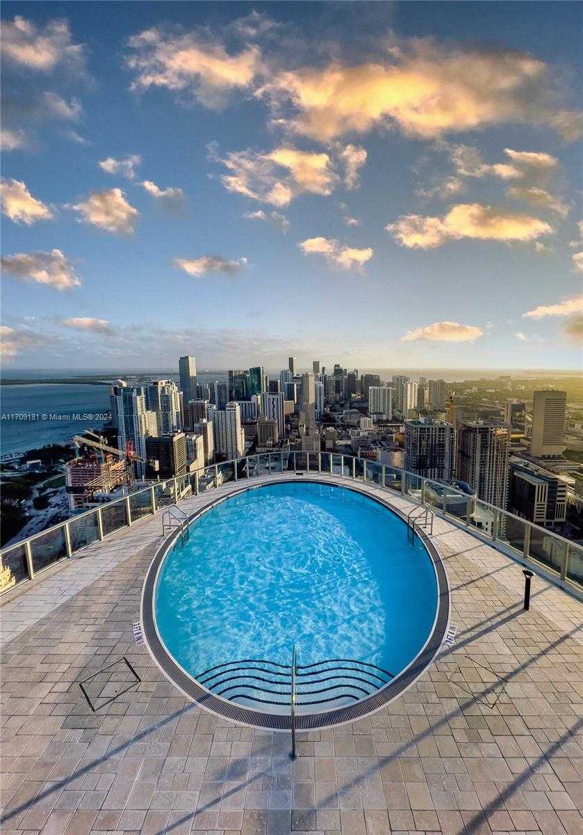 Small Image of 851 NE 1st Ave, Miami, FL 33132, USA Number 31