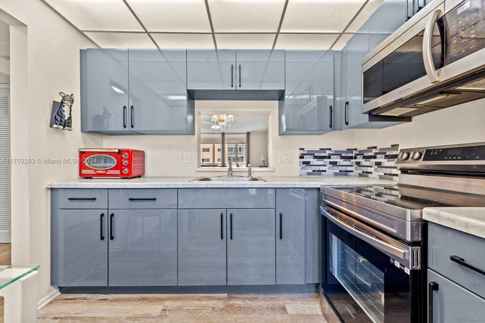 Small Image of 421 NORTH EAST 14TH AVE #405, Hallandale Beach Number 2