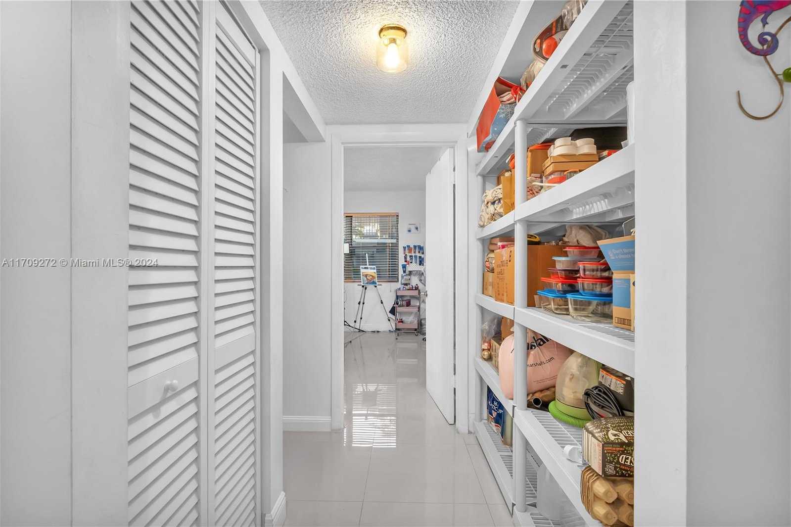 Small Image of 491 Ives Dairy Rd, Miami, FL 33179, USA Number 12