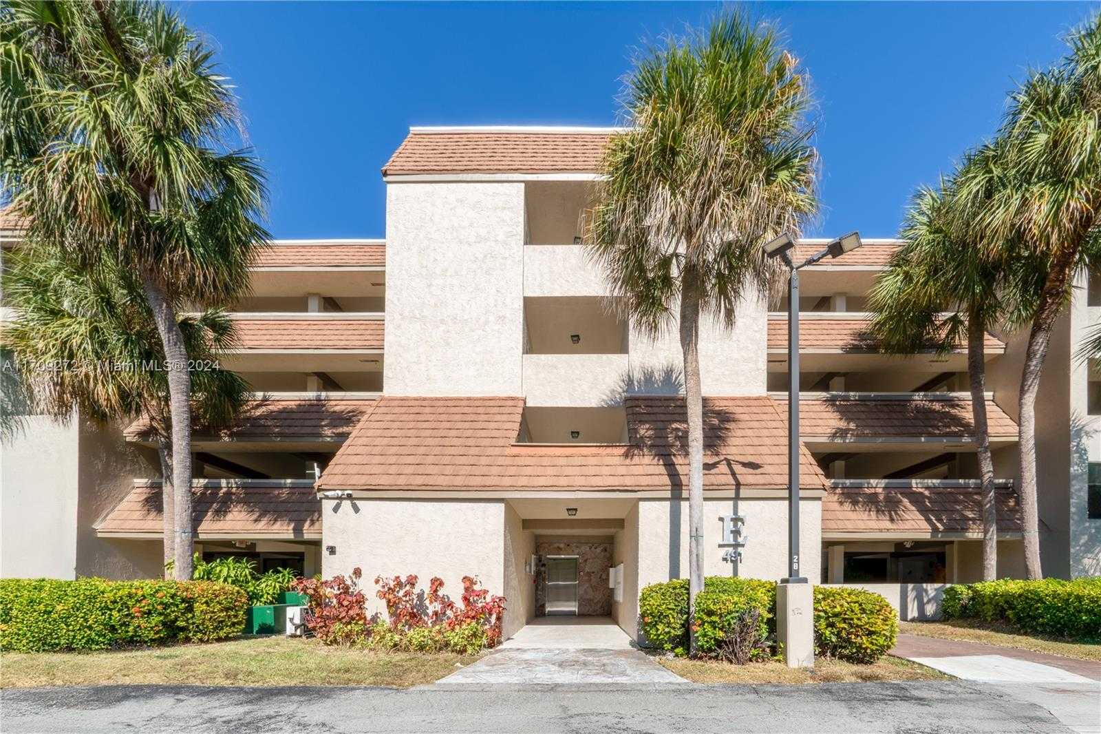 Small Image of 491 Ives Dairy Rd, Miami, FL 33179, USA Number 2