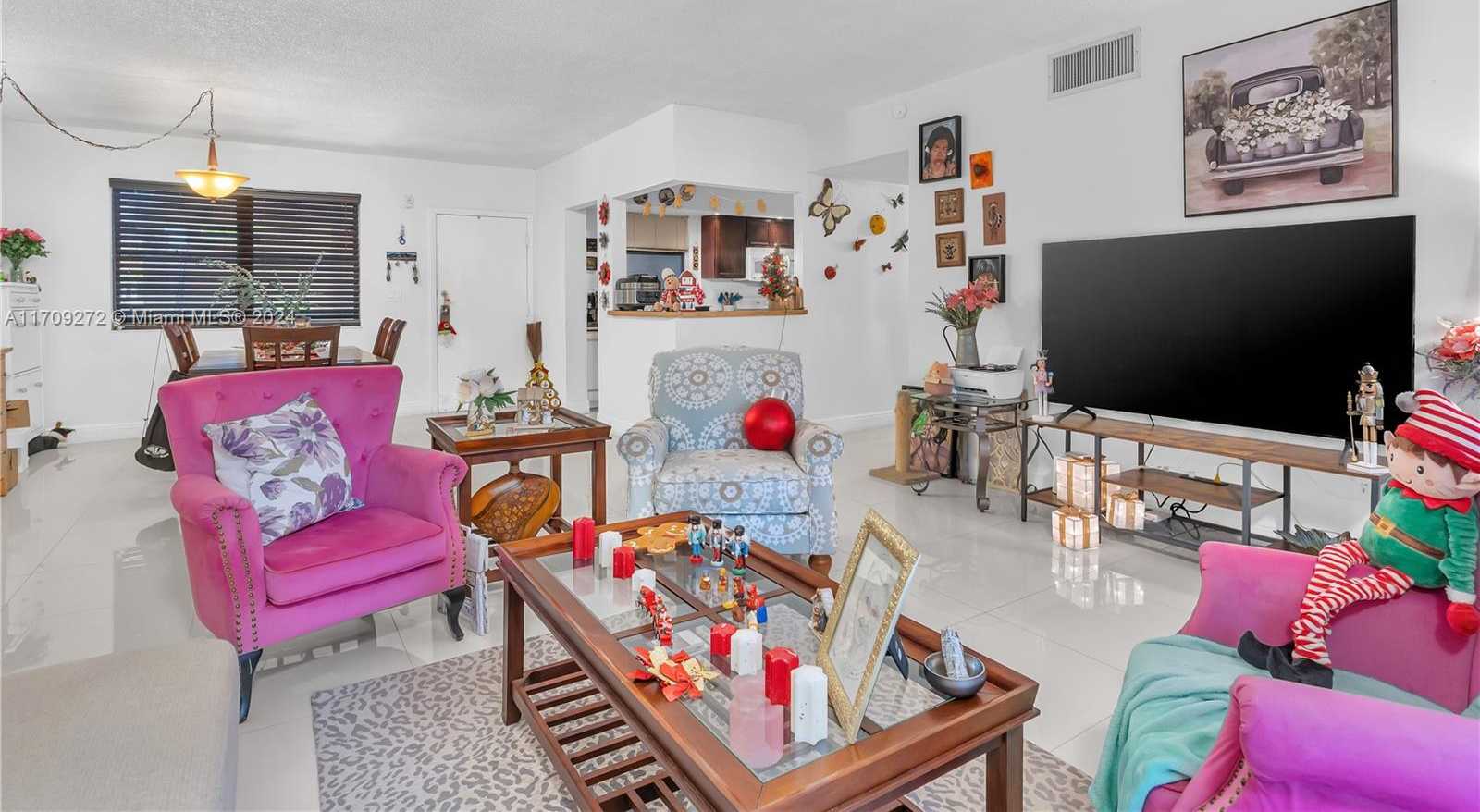 Small Image of 491 Ives Dairy Rd, Miami, FL 33179, USA Number 5