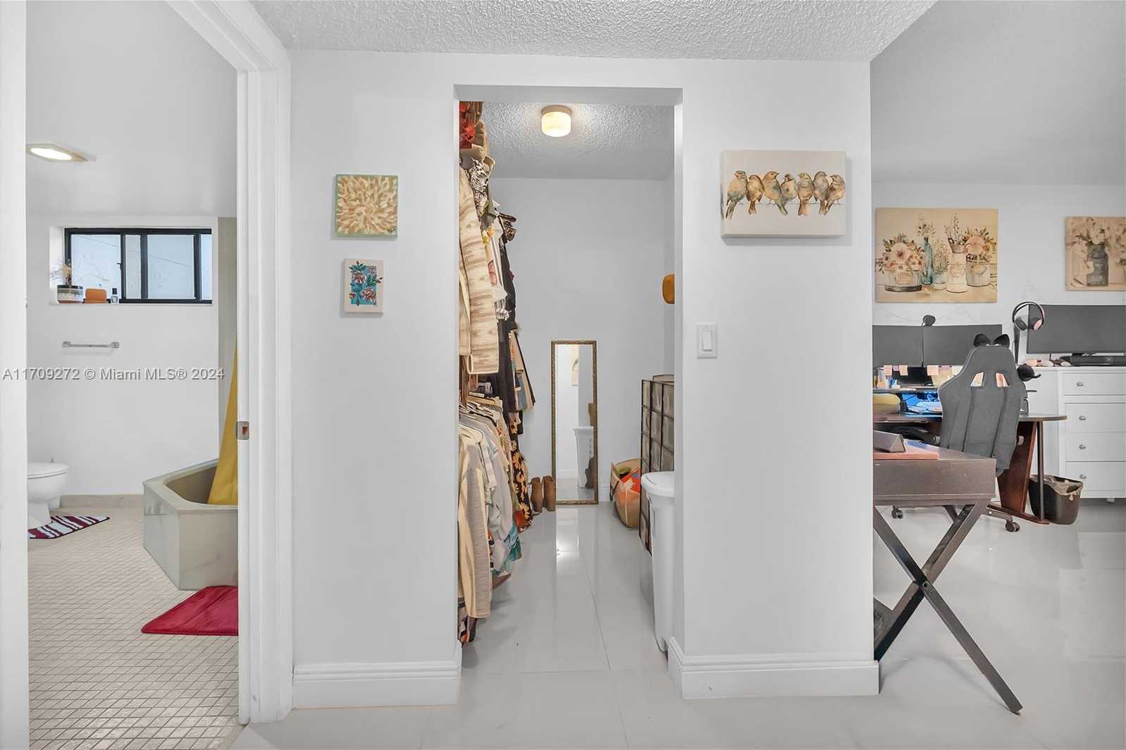Small Image of 491 Ives Dairy Rd, Miami, FL 33179, USA Number 8