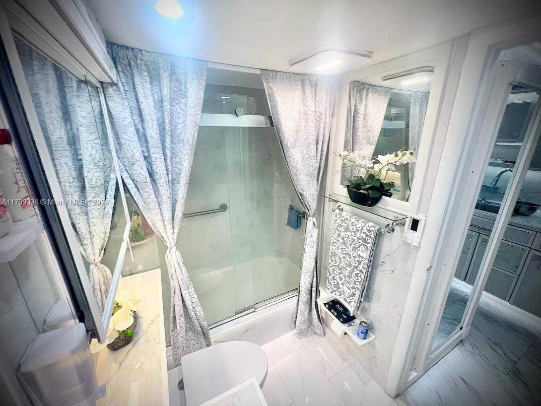 Small Image of 19201 COLLINS AVE #107, Sunny Isles Beach Number 12