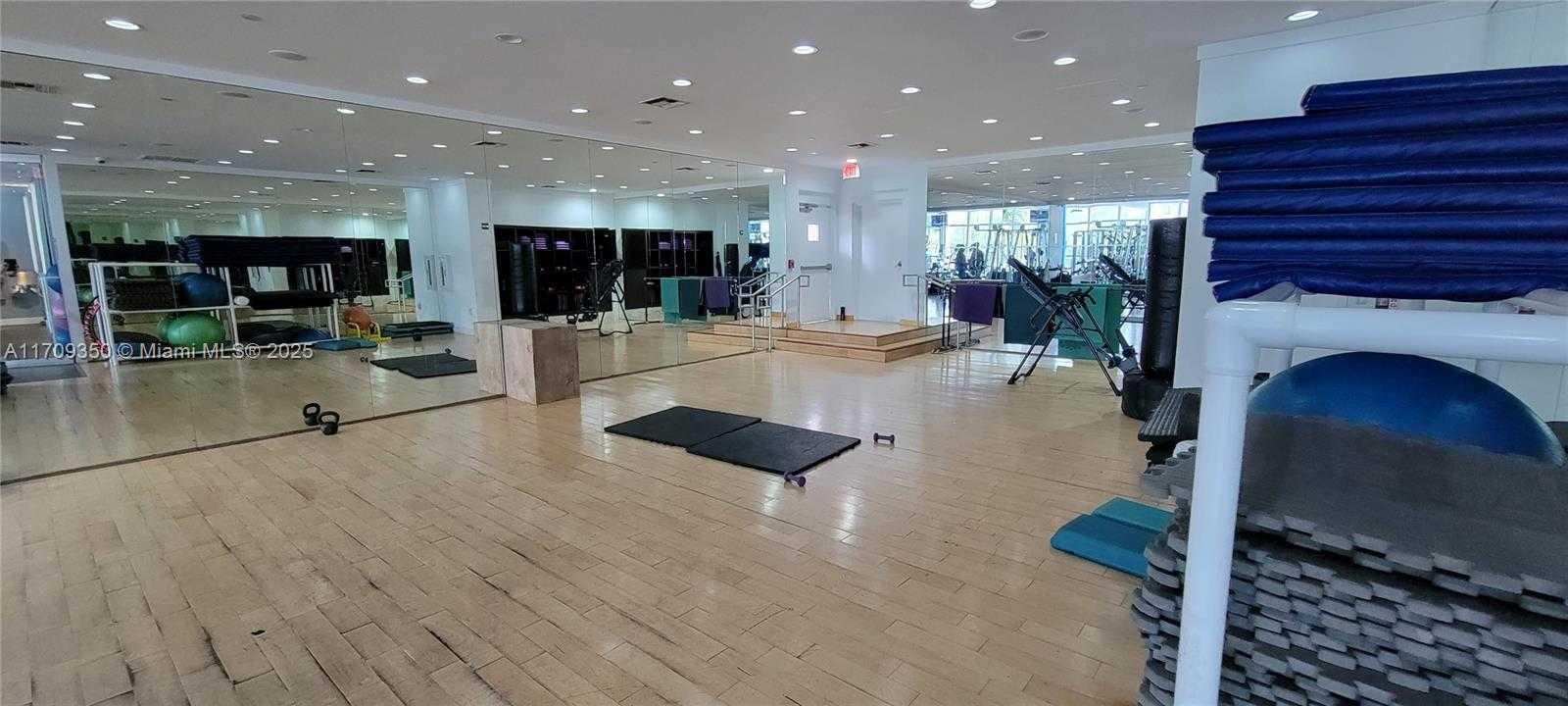Small Image of 1000 WEST AVE #831, Miami Beach Number 18