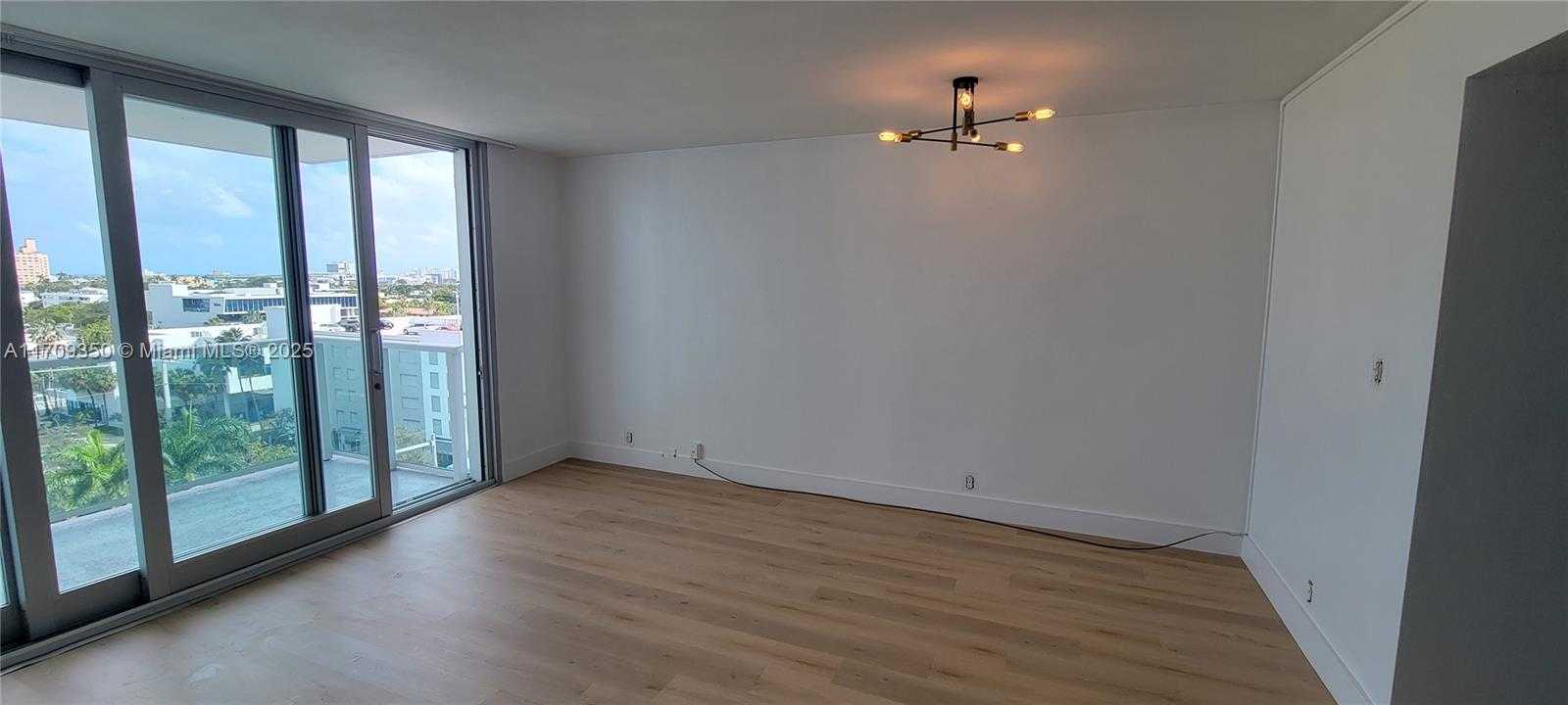 Small Image of 1000 WEST AVE #831, Miami Beach Number 3