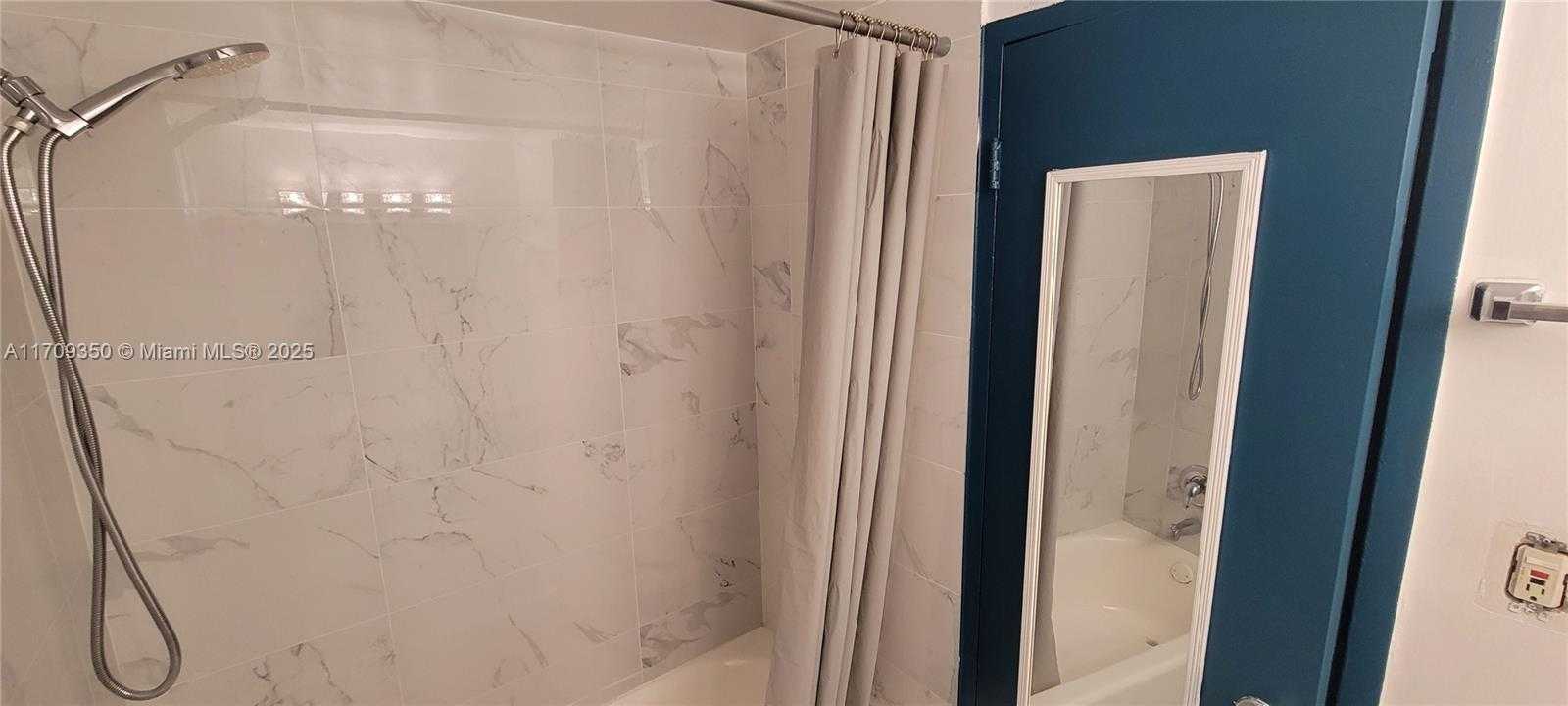 Small Image of 1000 WEST AVE #831, Miami Beach Number 7