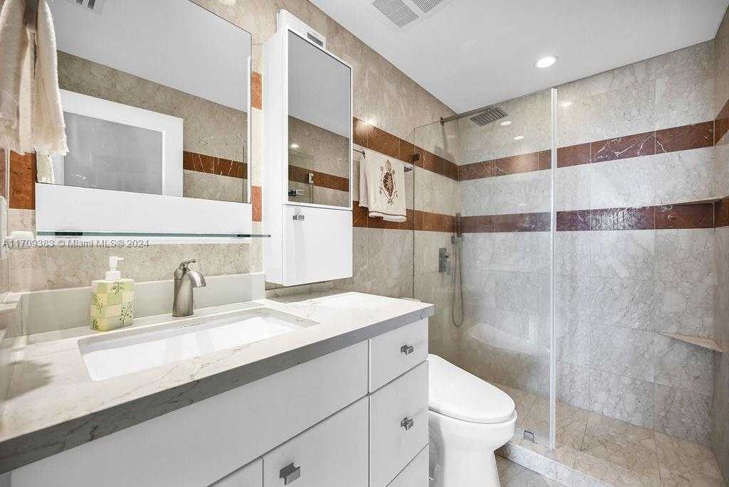 Small Image of 5601 Collins Ave, Miami Beach, FL 33140, USA Number 27