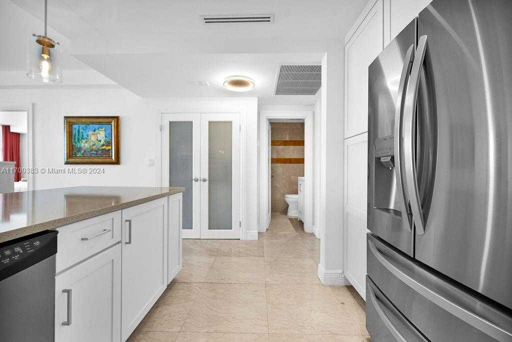 Small Image of 5601 Collins Ave, Miami Beach, FL 33140, USA Number 8