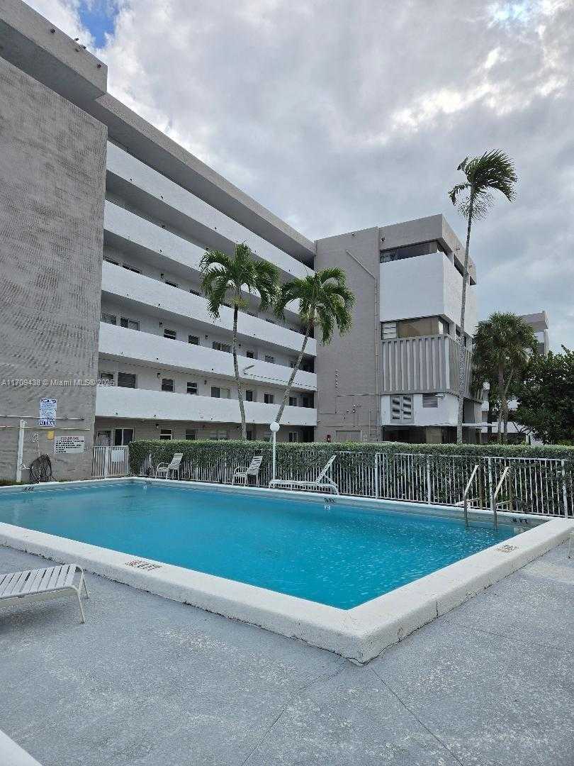 Small Image of 4000 NORTH EAST 169TH ST #401, North Miami Beach Number 2