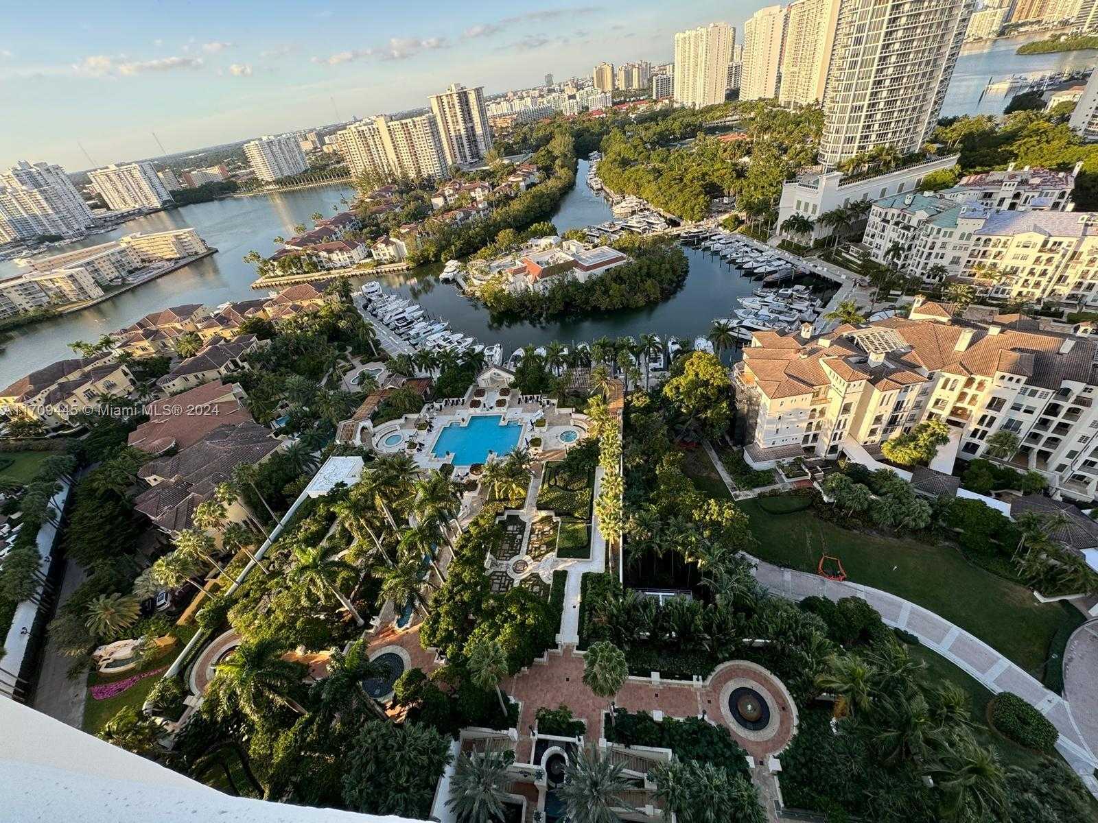 Small Image of 2000 ISLAND BLVD #2404, Aventura Number 12