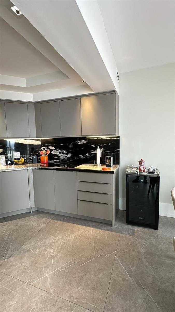 Small Image of 2000 ISLAND BLVD #2404, Aventura Number 21