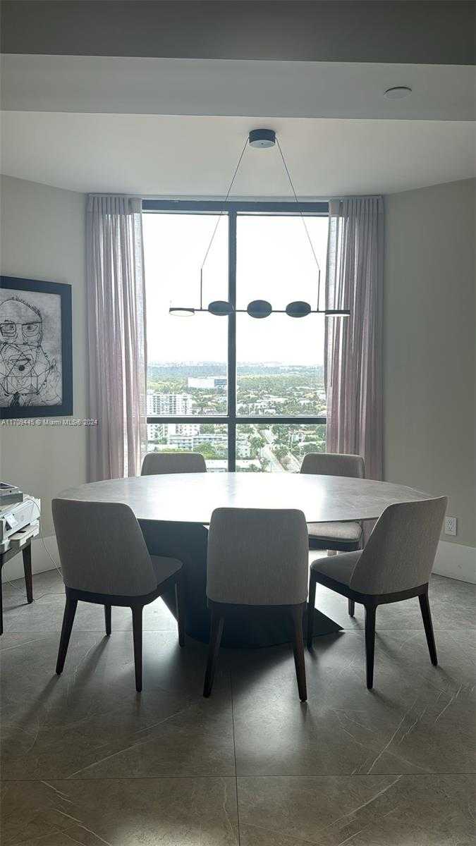 Small Image of 2000 ISLAND BLVD #2404, Aventura Number 22