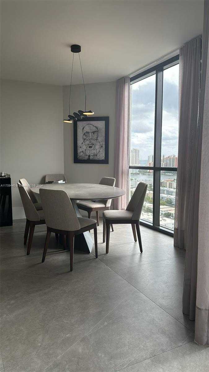 Small Image of 2000 ISLAND BLVD #2404, Aventura Number 23