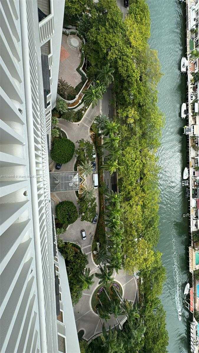 Small Image of 2000 ISLAND BLVD #2404, Aventura Number 25