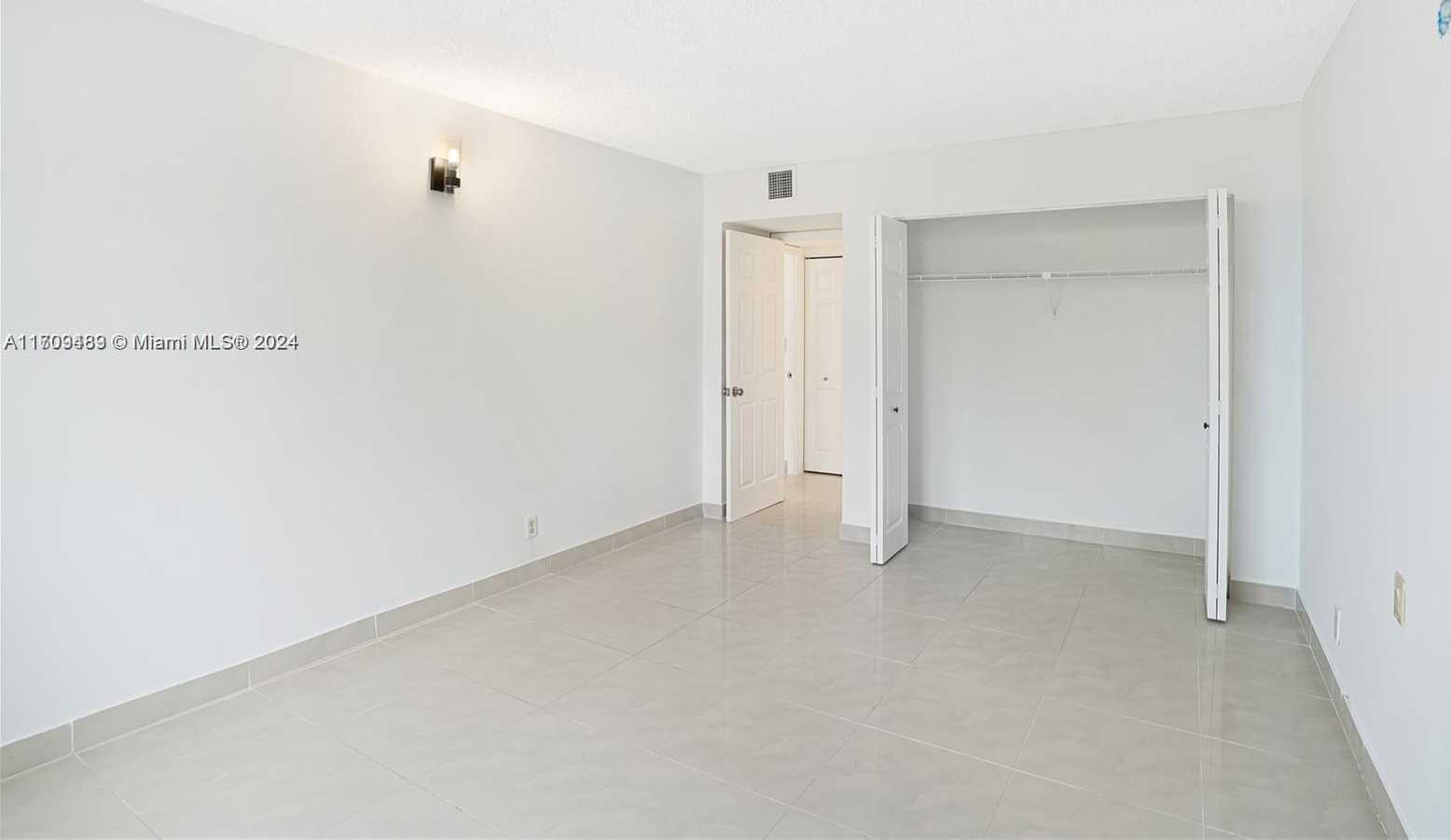 Small Image of 3800 SOUTH OCEAN DR #414, Hollywood Number 9