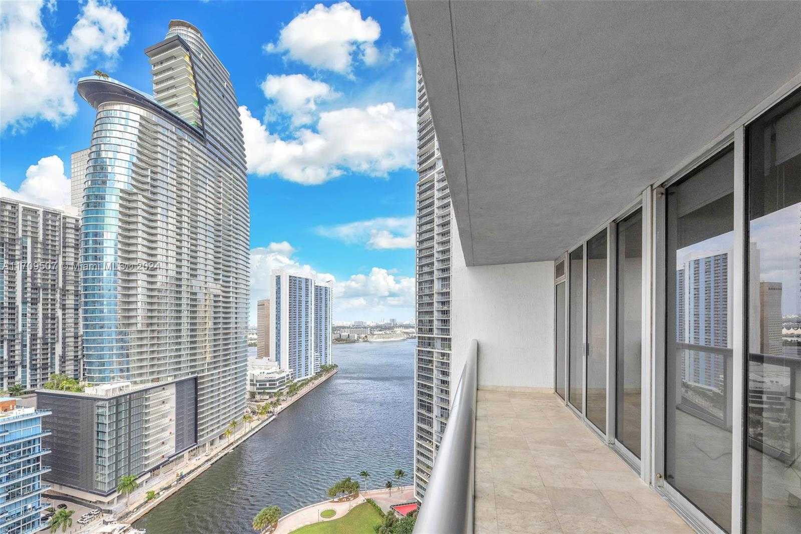 Small Image of 485 BRICKELL AVE #2503, Miami Number 3