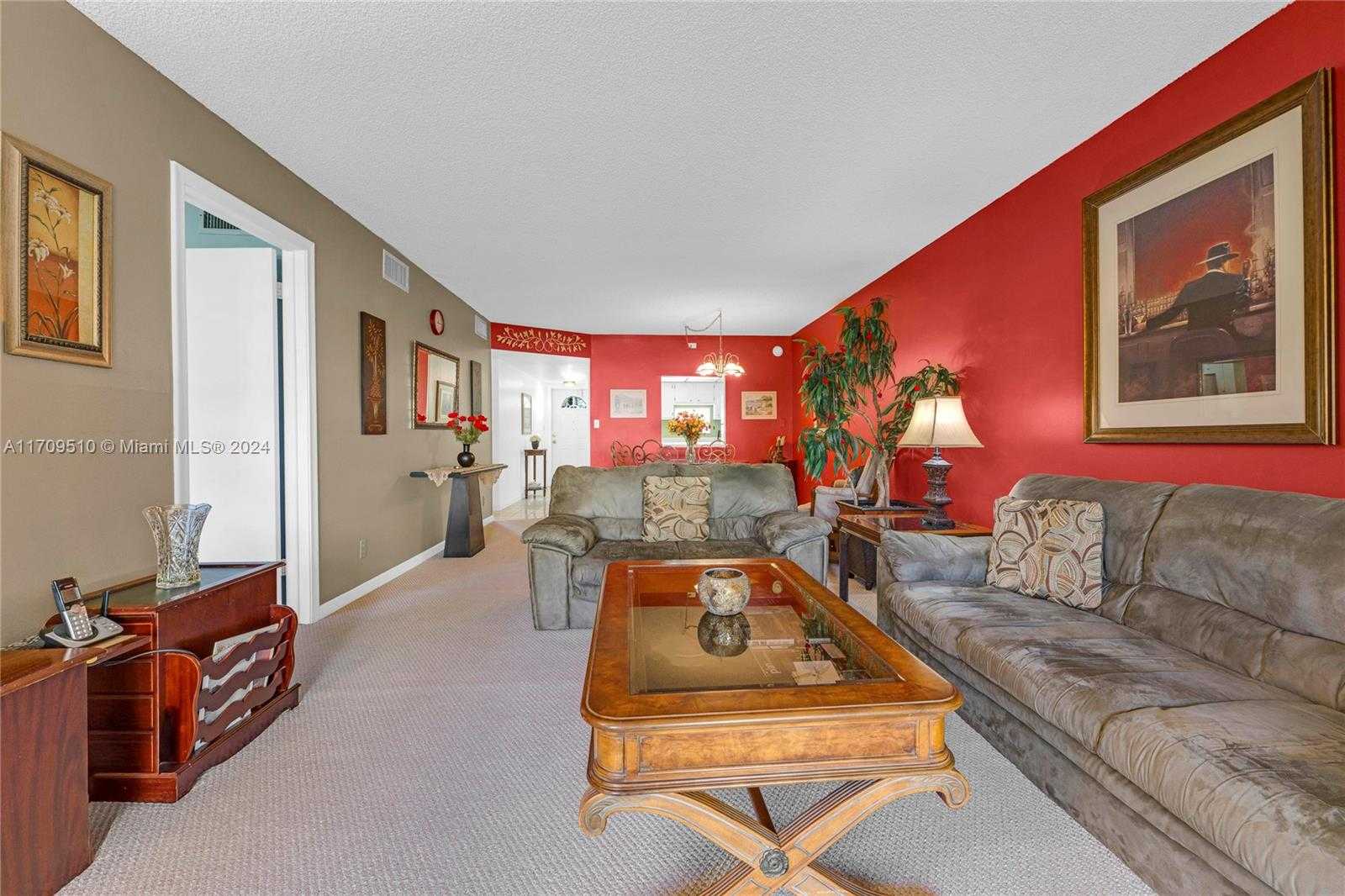 Small Image of 9800 NORTH HOLLYBROOK LAKE DR #109, Pembroke Pines Number 18
